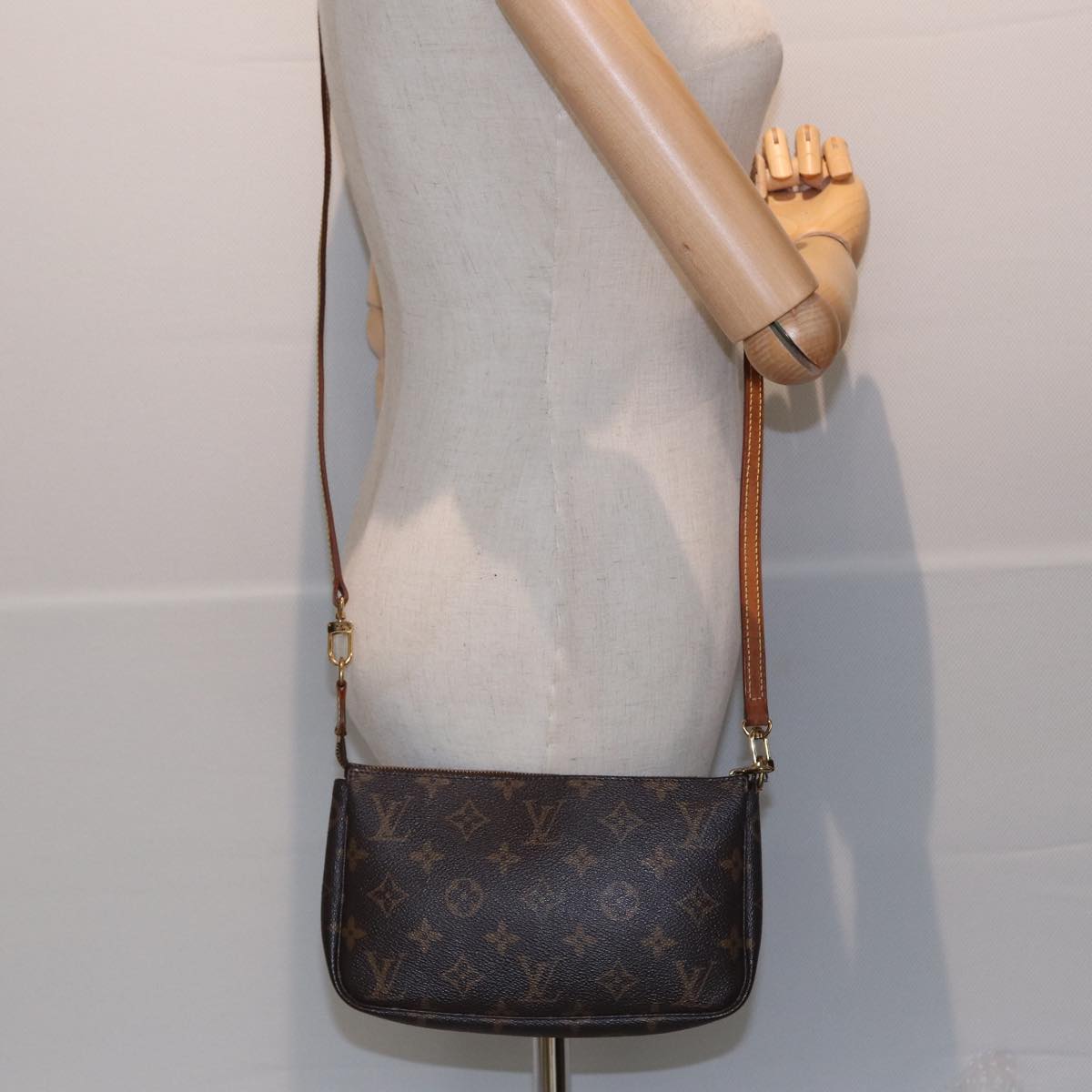 LOUIS VUITTON Monogram Pochette Accessoires Pouch M51980 LV 82362