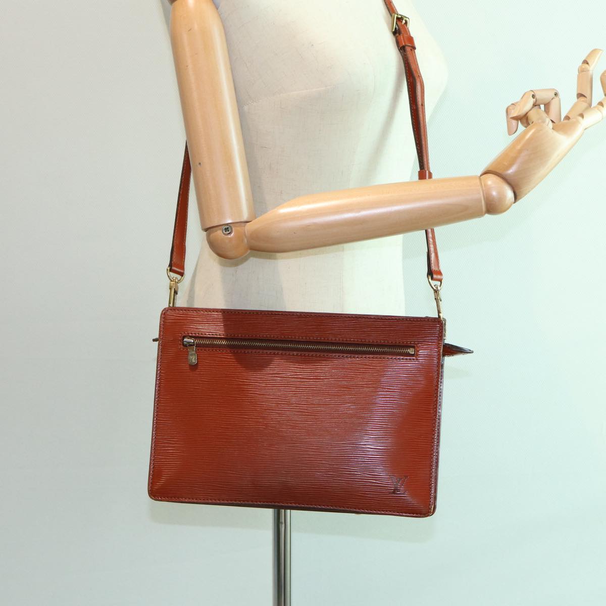 LOUIS VUITTON Epi Angian Clutch Bag Brown M52113 LV 82379