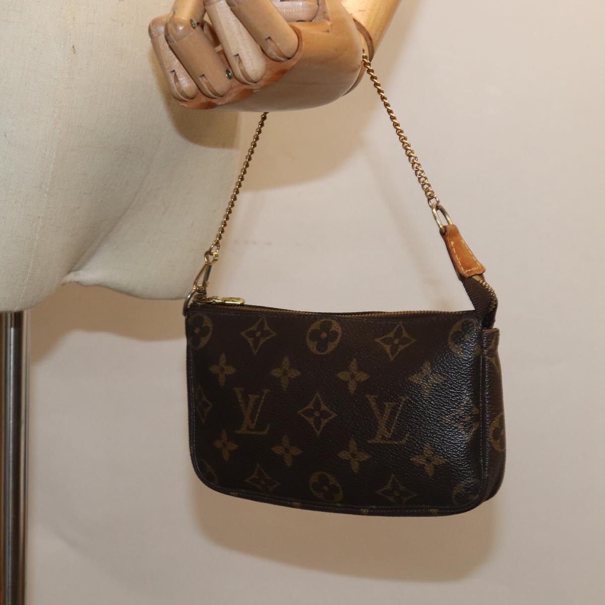 LOUIS VUITTON Monogram Mini Pochette Accessoires Pouch M58009 LV 82575