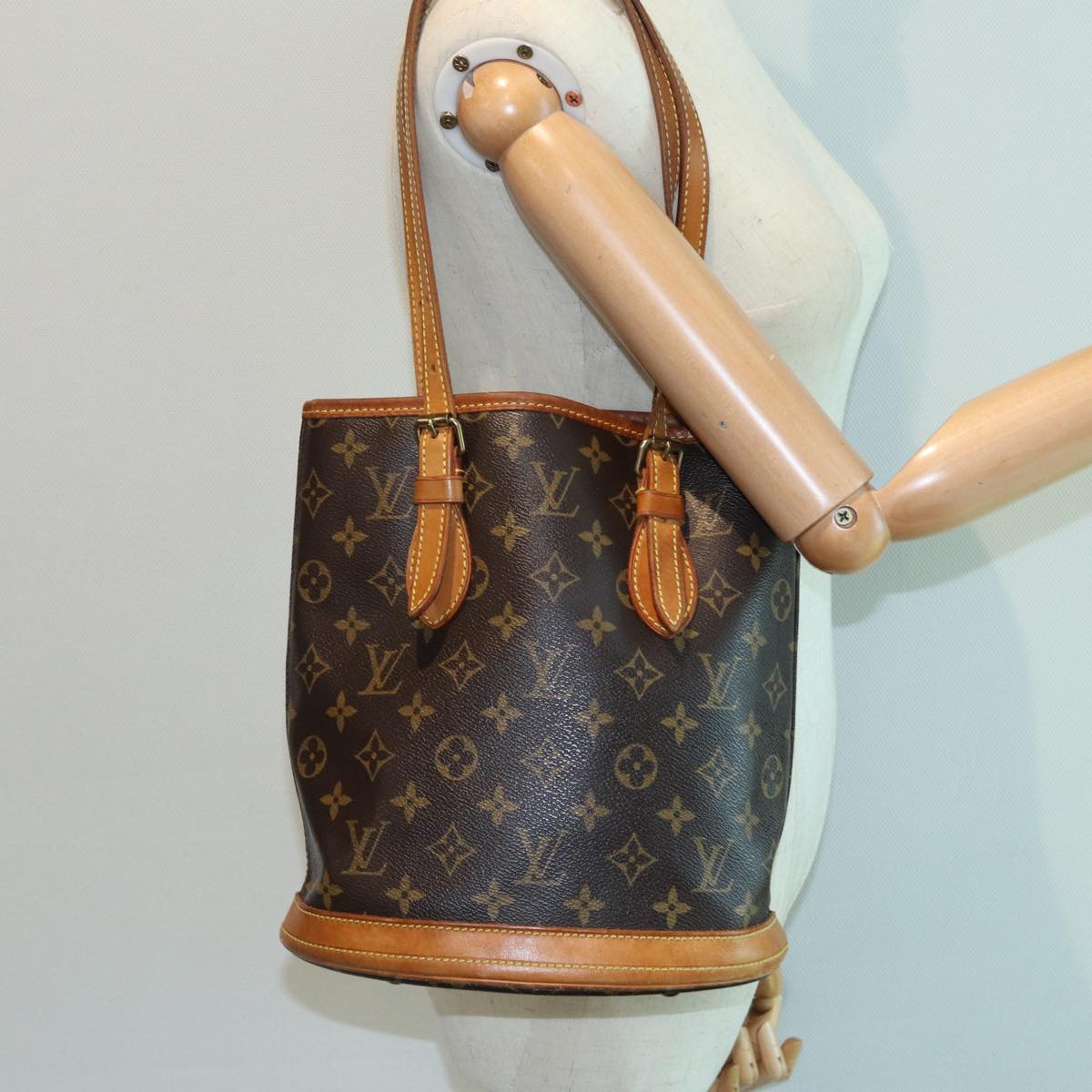 LOUIS VUITTON Monogram Bucket PM Shoulder Bag M42238 LV 82657