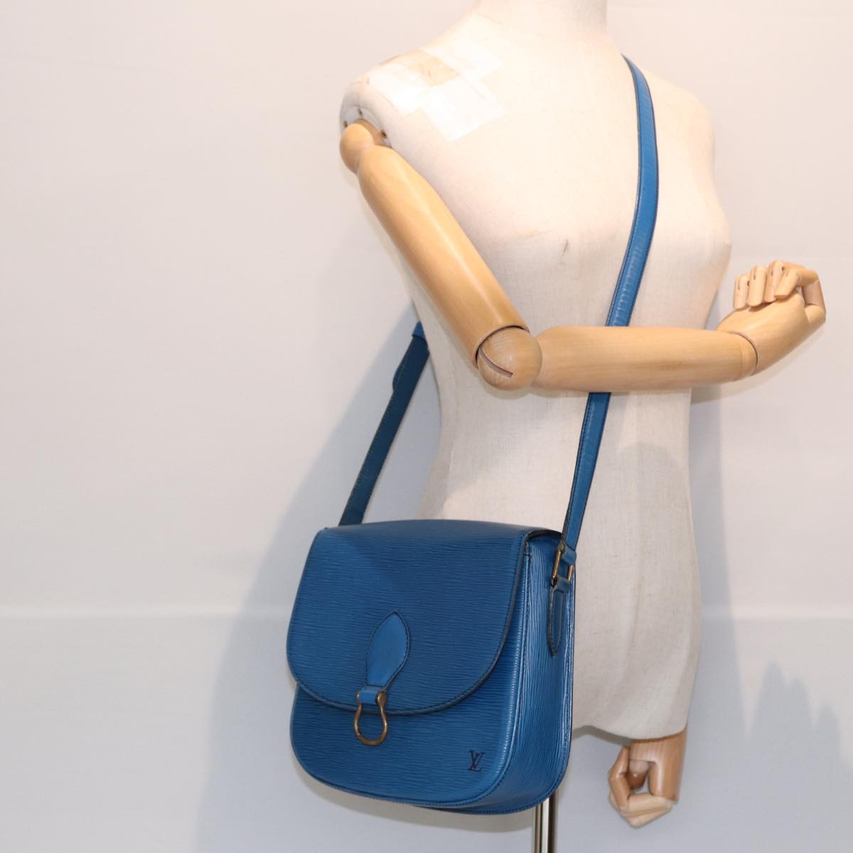 LOUIS VUITTON Epi Saint Cloud GM Shoulder Bag Toledo Blue M52195 LV 82761