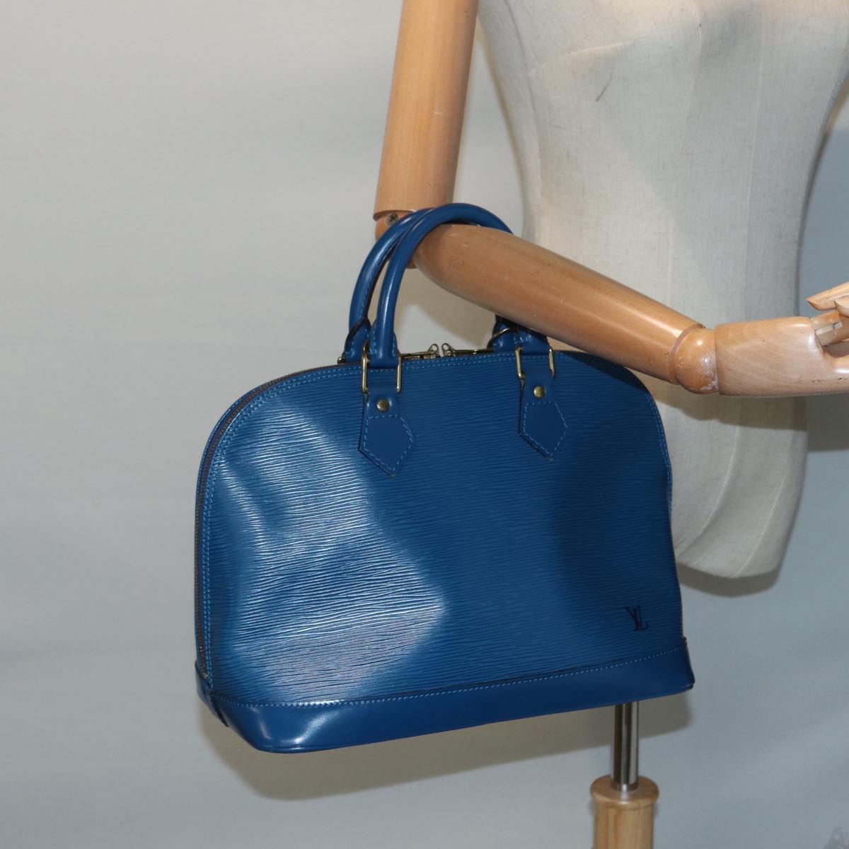 LOUIS VUITTON Epi Alma Hand Bag Toledo Blue M52145 LV 82778