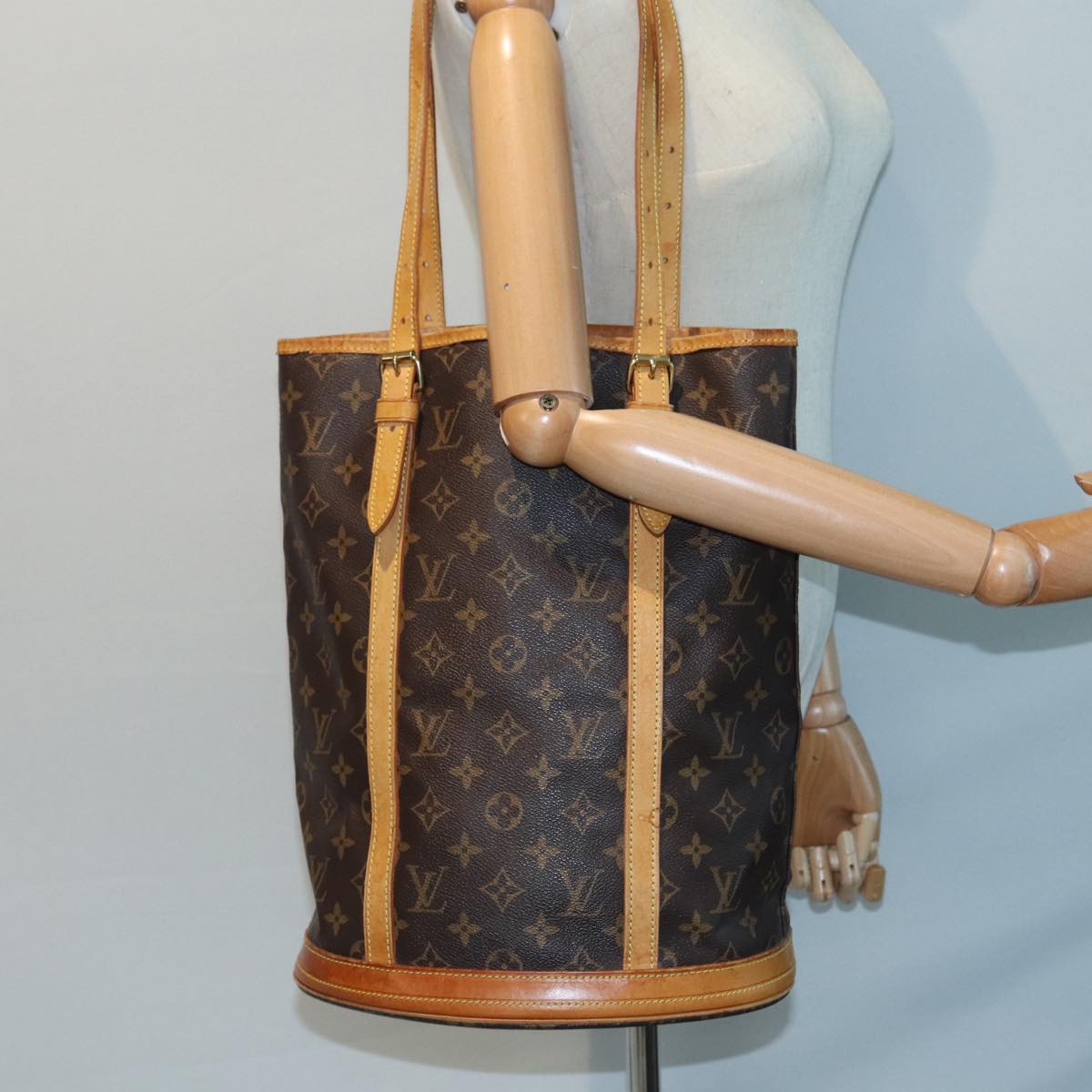 LOUIS VUITTON Monogram Bucket GM Shoulder Bag M42236 LV 82972