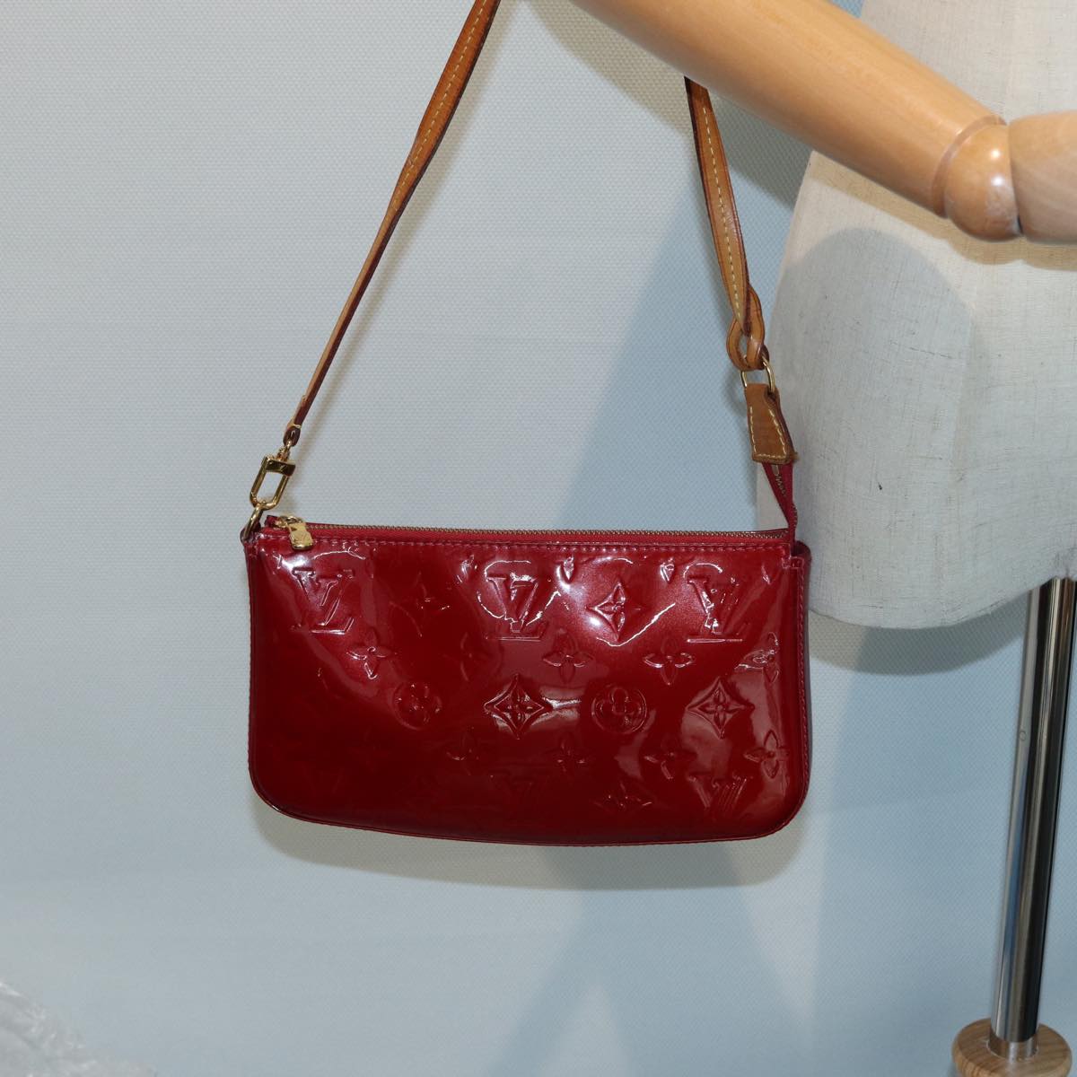 LOUIS VUITTON Vernis Pochette Accessoires Pouch Pomme D'amour M91577 83014