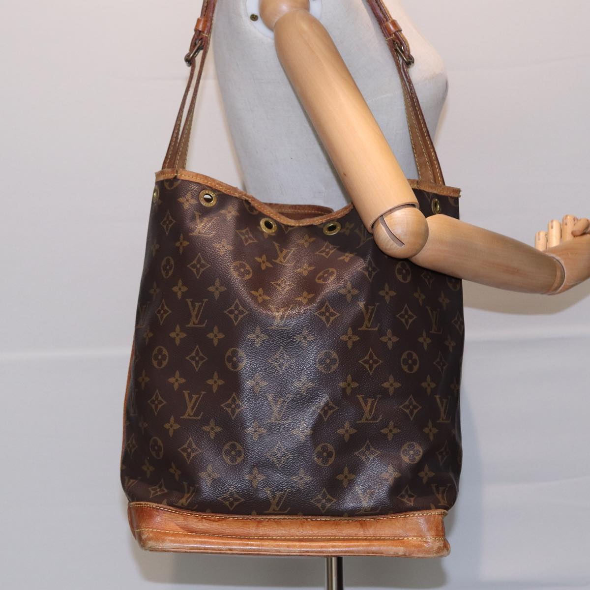 LOUIS VUITTON Monogram Noe Shoulder Bag M42224 LV 83044
