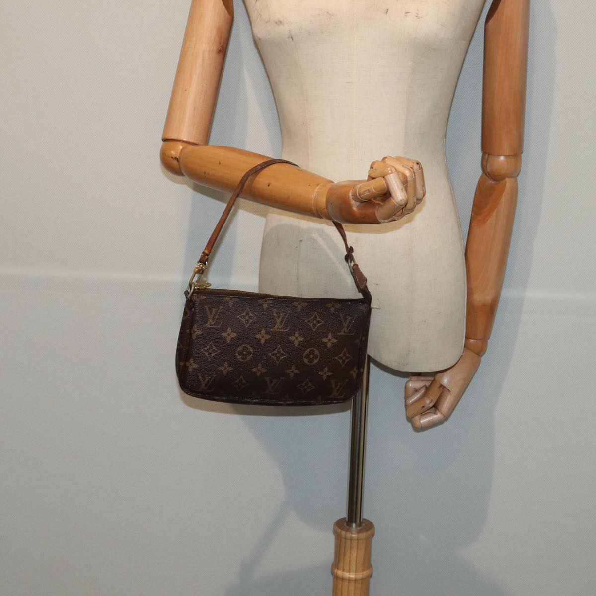 LOUIS VUITTON Monogram Pochette Accessoires Pouch M51980 LV 83599