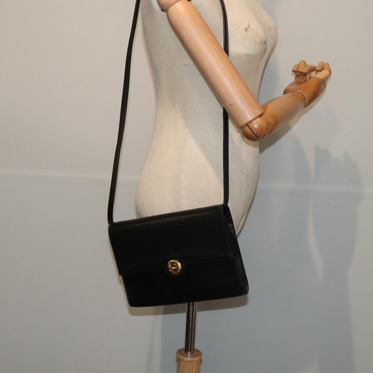 LOUIS VUITTON Epi Pochette Arche Shoulder Bag Black Noir M52572 LV 83609