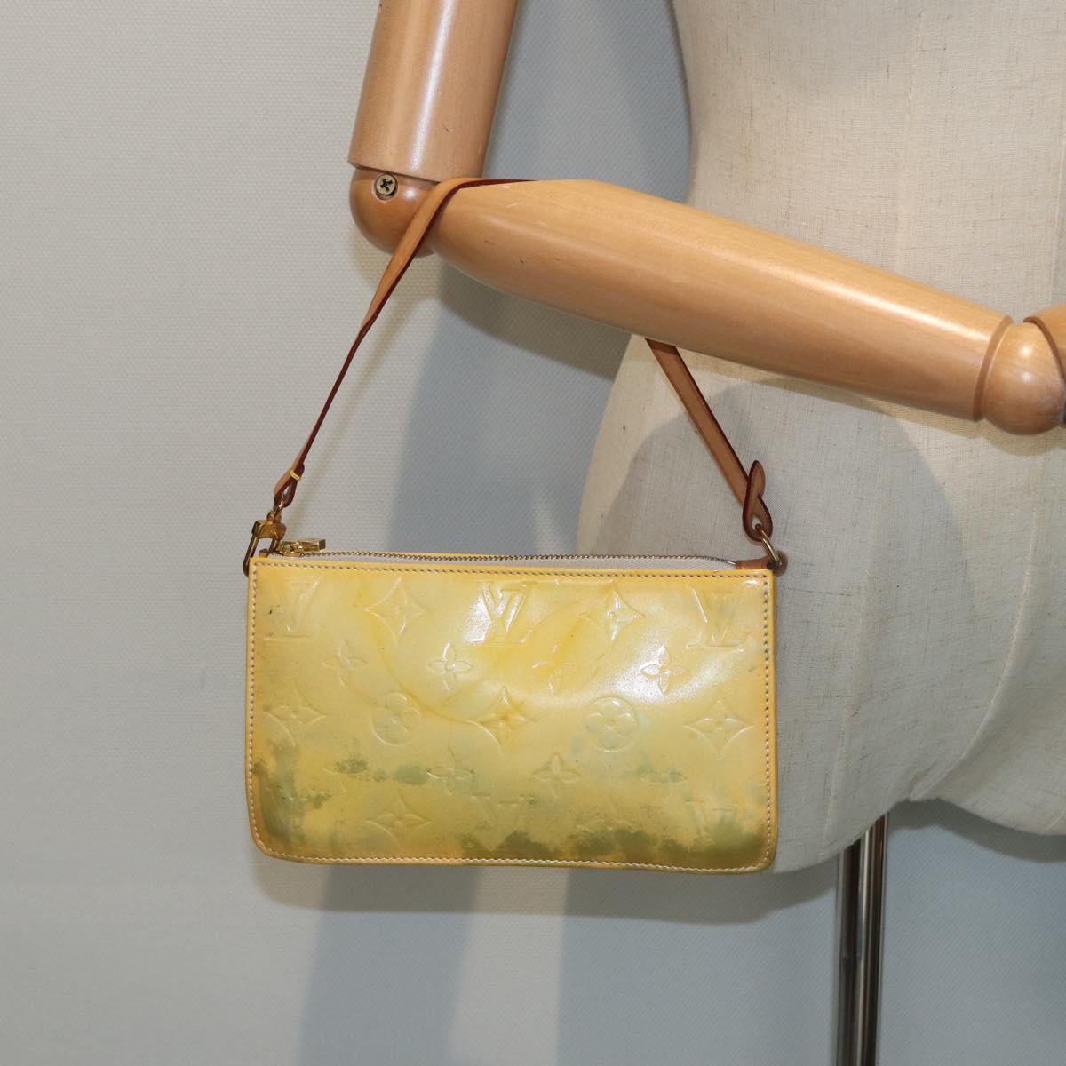 LOUIS VUITTON Monogram Vernis Lexington Accessory Pouch Gris M91056 84127