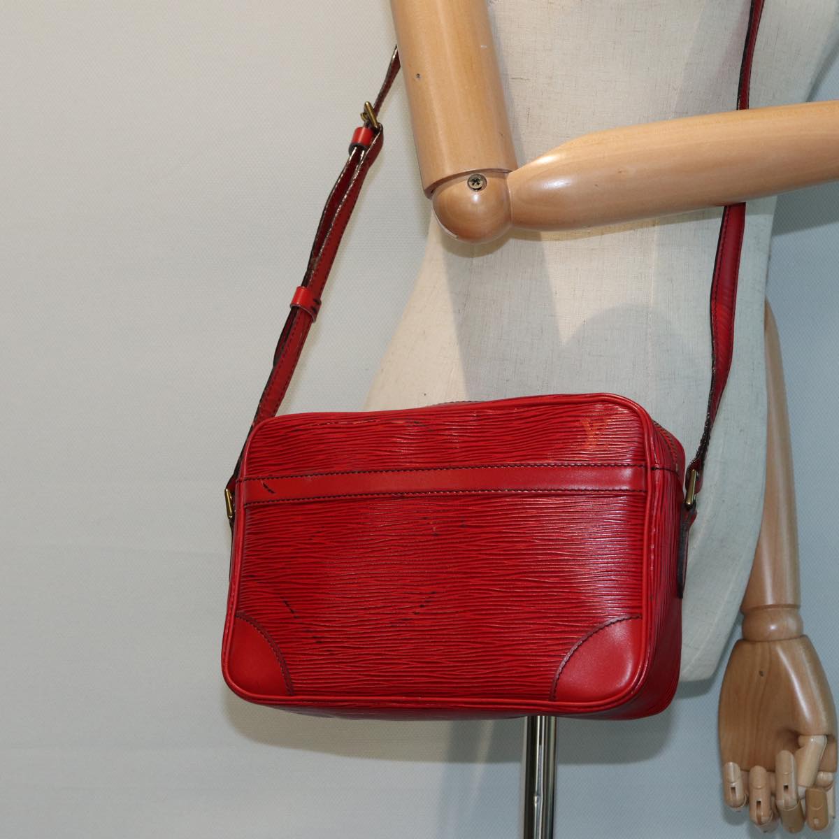 LOUIS VUITTON Epi Trocadero 23 Shoulder Bag Red M52307 LV 84177