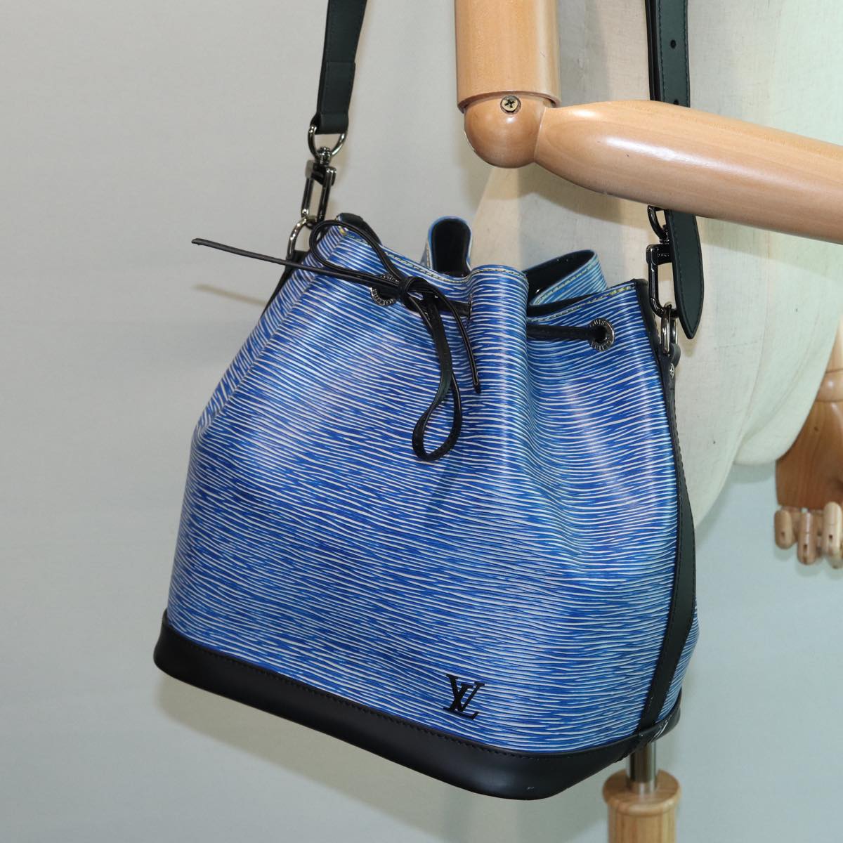 LOUIS VUITTON Epi Denim Petit Noe Shoulder Bag Blue M54636 LV 84402