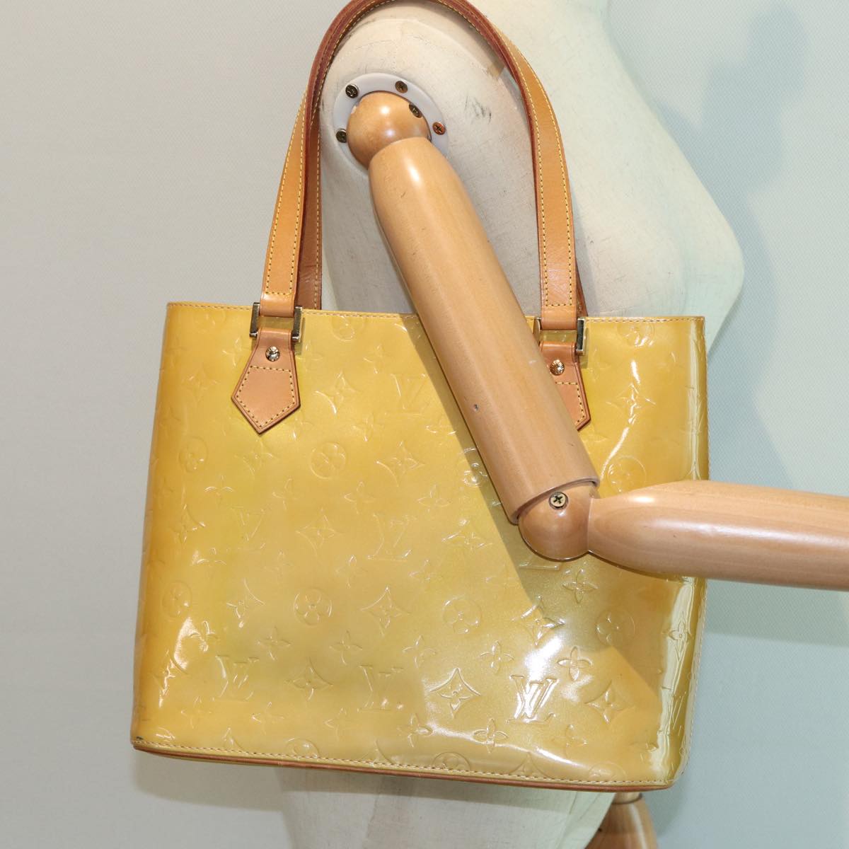 LOUIS VUITTON Monogram Vernis Houston Hand Bag Beige M91004 LV 84737