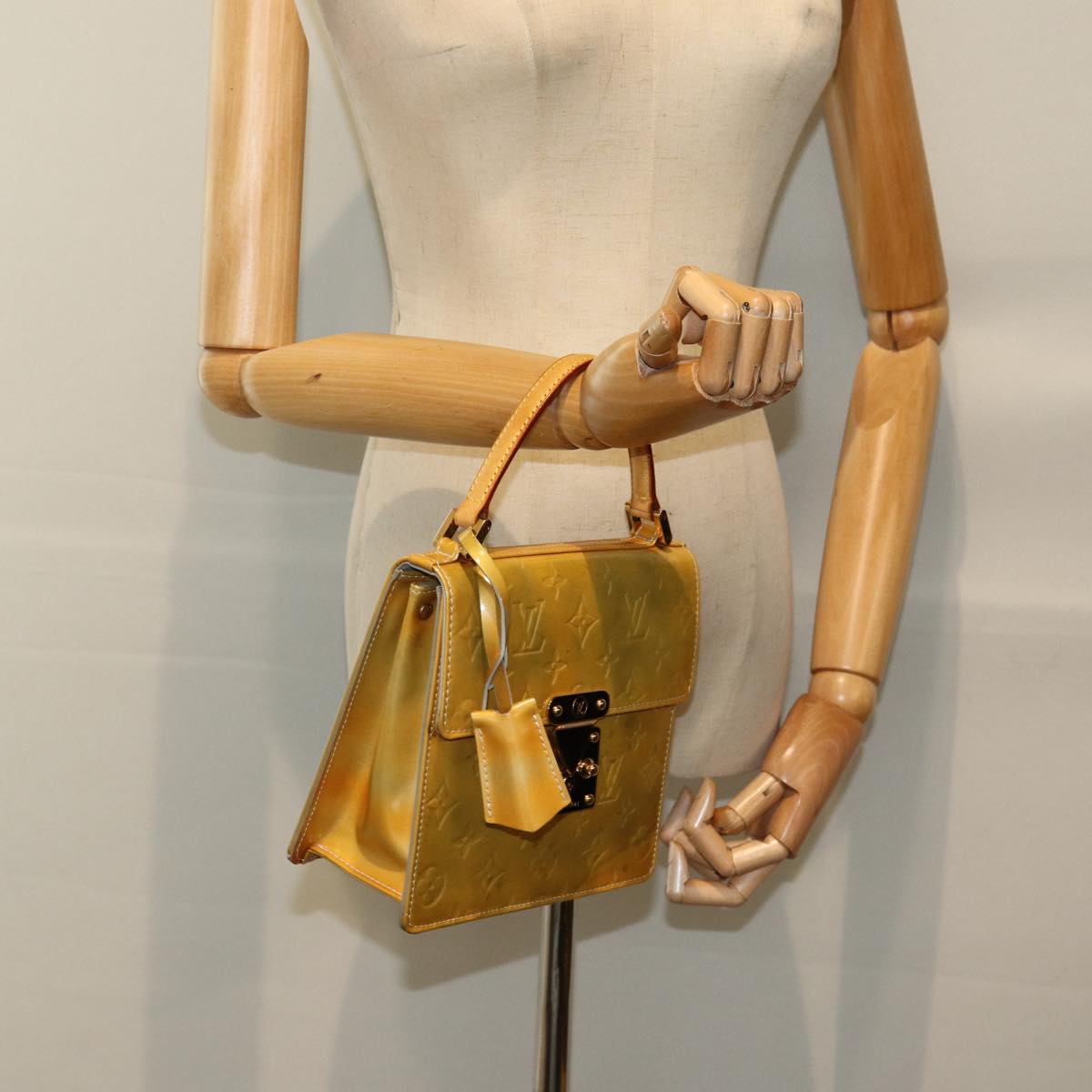 LOUIS VUITTON Monogram Vernis Spring Street Hand Bag Gris M91029 LV 85186