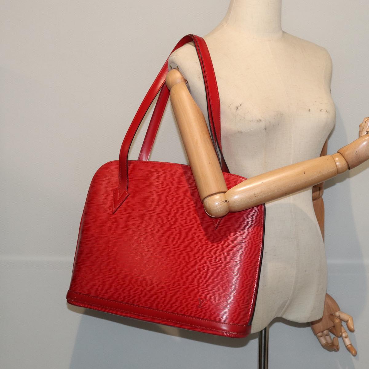 LOUIS VUITTON Epi Lussac Shoulder Bag Red M52287 LV 85255