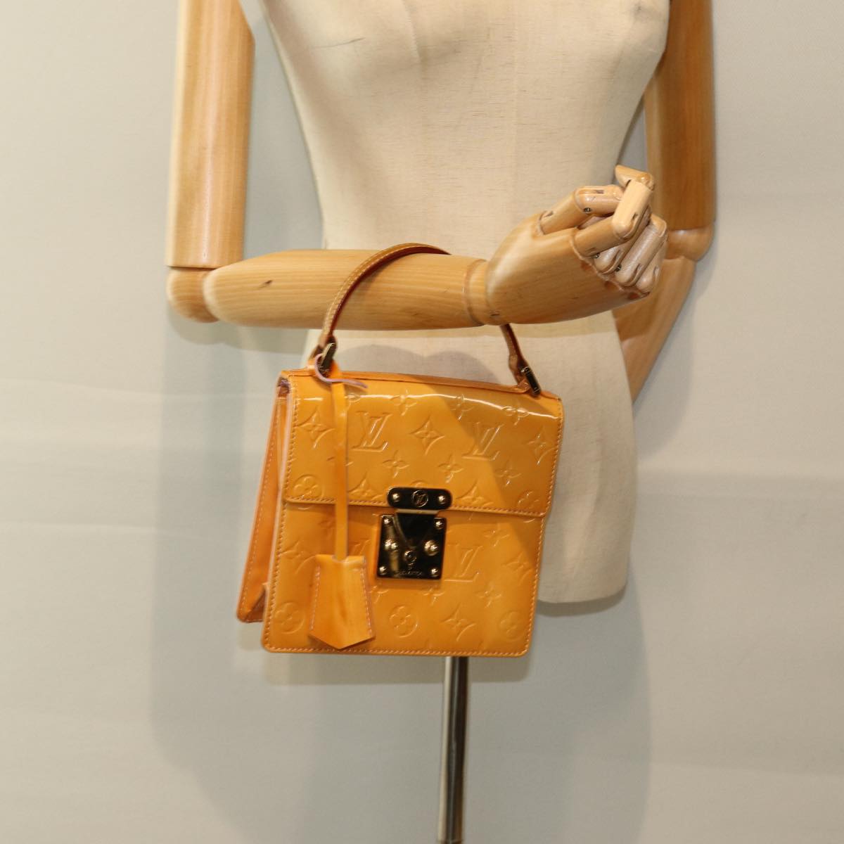 LOUIS VUITTON Vernis Spring Street Hand Bag Marshmallow Pink M91033 86224