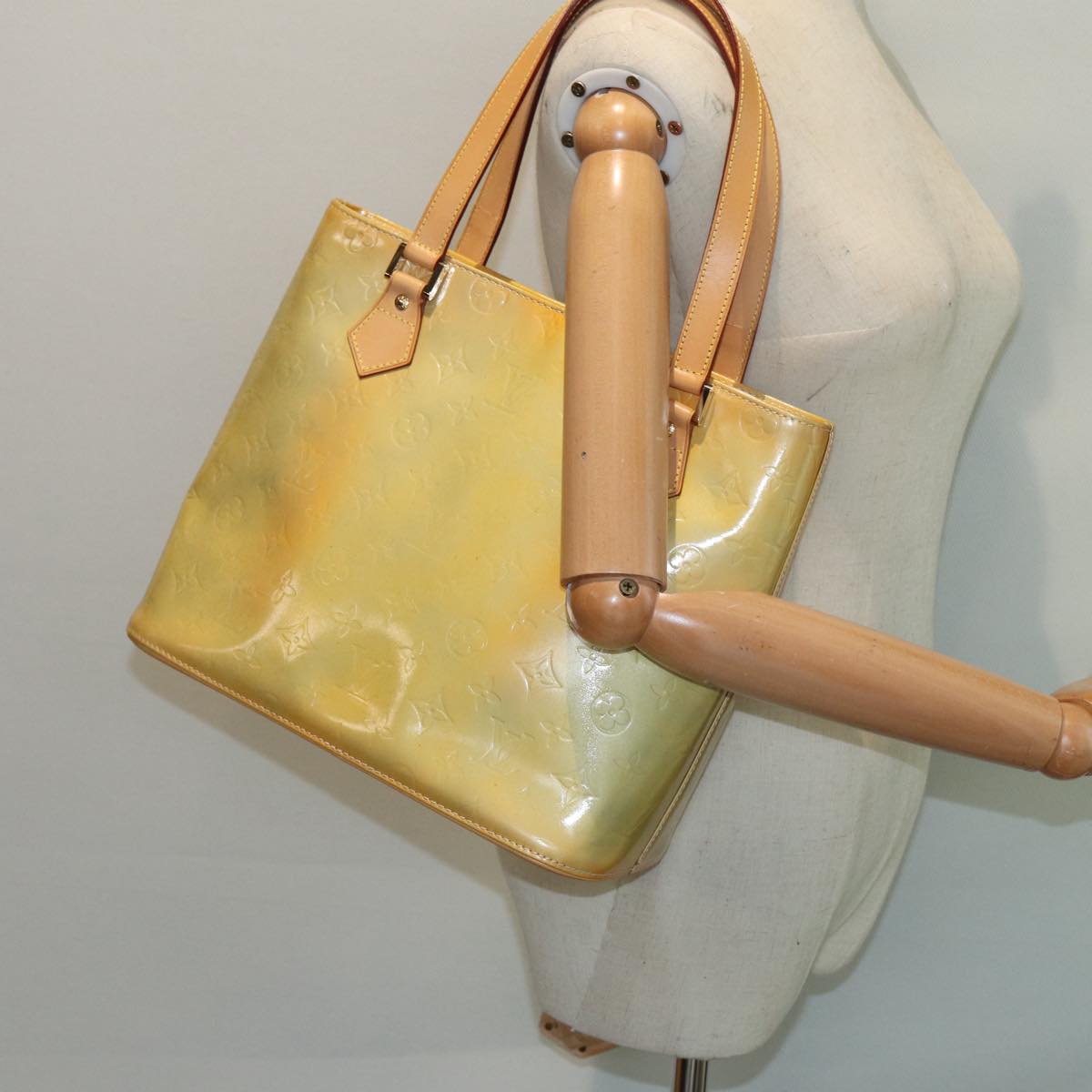 LOUIS VUITTON Monogram Vernis Houston Hand Bag Gris M91053 LV 86527