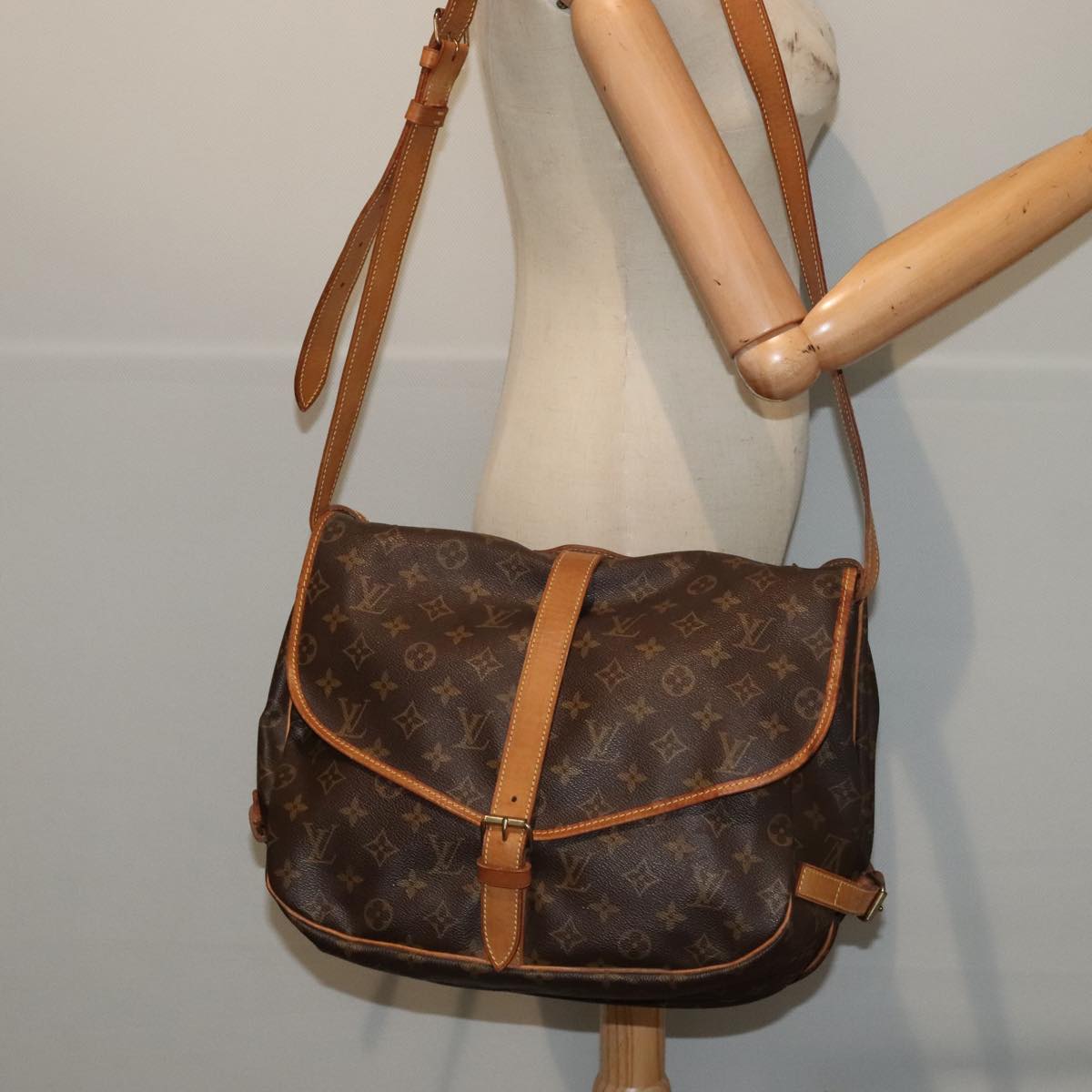 LOUIS VUITTON Monogram Saumur 35 Shoulder Bag M42254 LV 86741