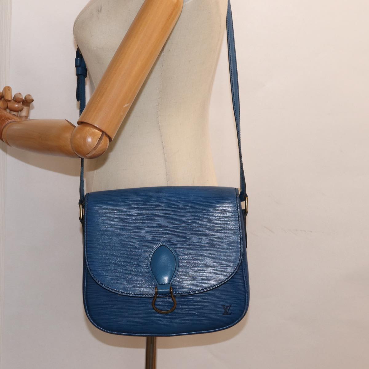 LOUIS VUITTON Epi Saint Cloud GM Shoulder Bag Toledo Blue M52195 LV 87491