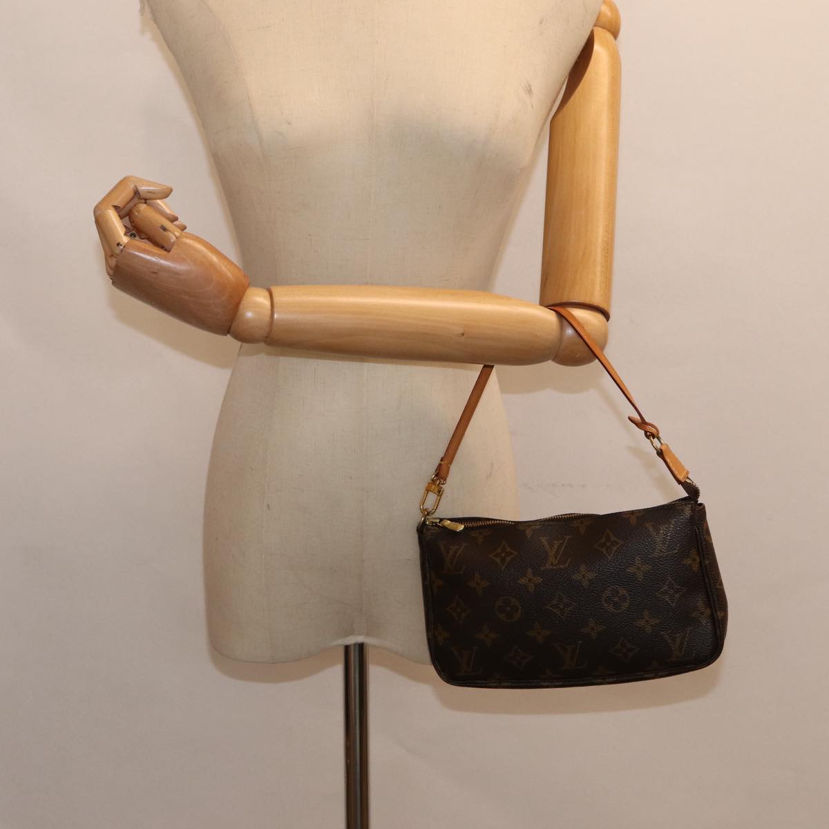 LOUIS VUITTON Monogram Pochette Accessoires Pouch M51980 LV 88898