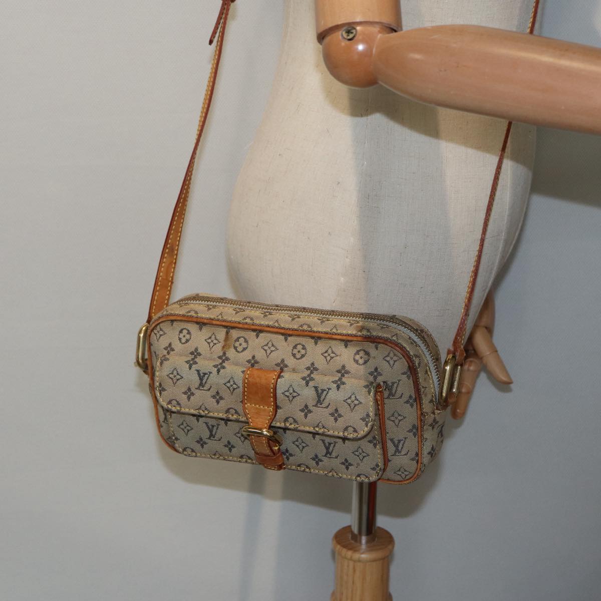 LOUIS VUITTON Monogram Mini Juliet MM Shoulder Bag Blue M92004 LV 89193