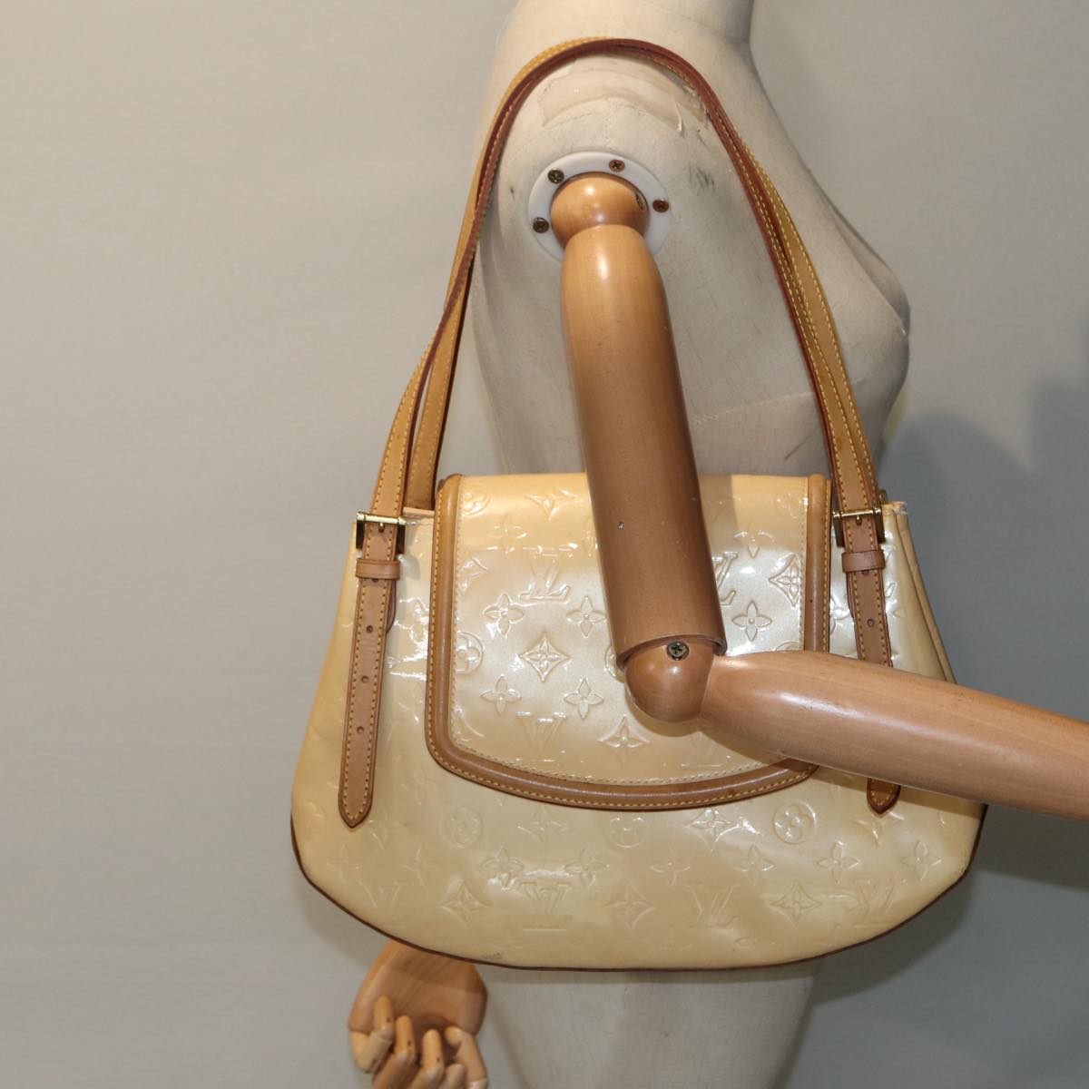 LOUIS VUITTON Vernis Biscayne Bay GM Bag Marshmallow Pink M91284 LV 89195