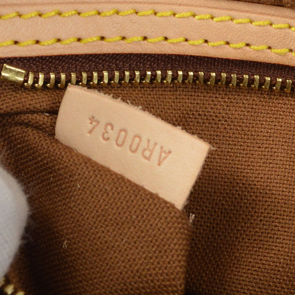 Louis Vuitton 2004 Trotteur Monogram M51240