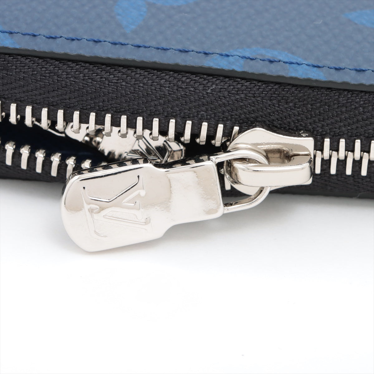 Louis Vuitton Zippy Wallet Vertical M30447 Cobalt Round Zippe Wallet
