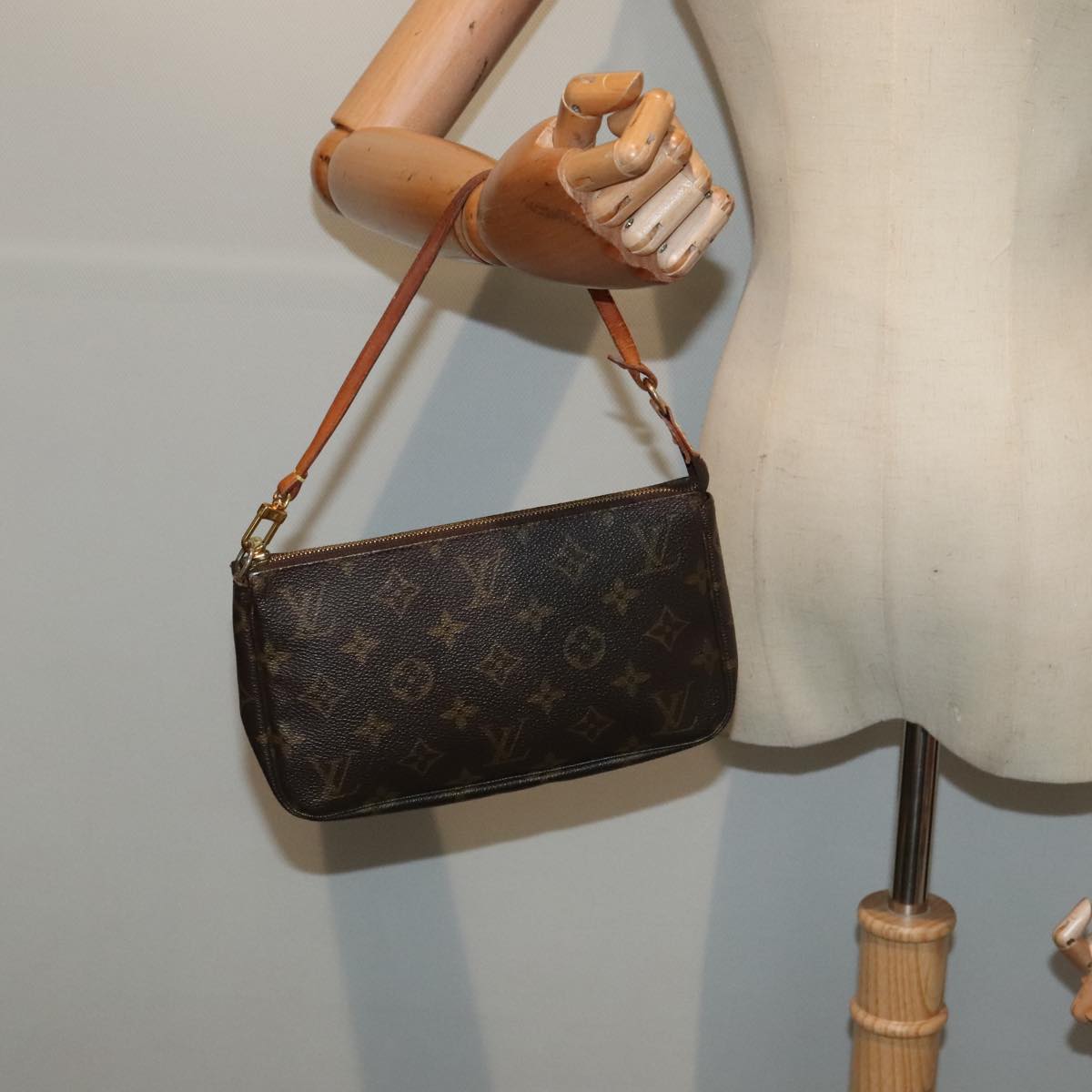 LOUIS VUITTON Monogram Pochette Accessoires Pouch M51980 LV 90377