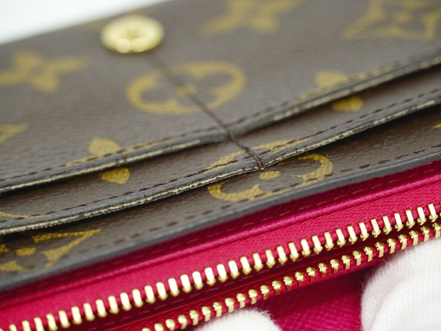 Louis Vuitton Sarah Canvas Wallet ()