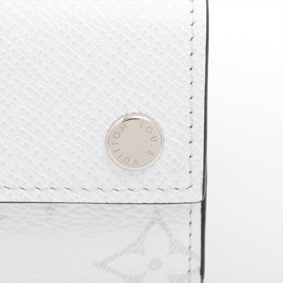 Louis Vuitton Taigaama Dialovery Compact Wallet White Compact Wallet M30899
