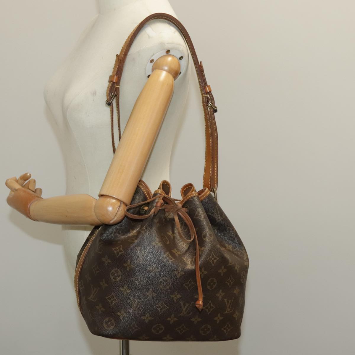 LOUIS VUITTON Monogram Petit Noe Shoulder Bag M42226 LV 96059