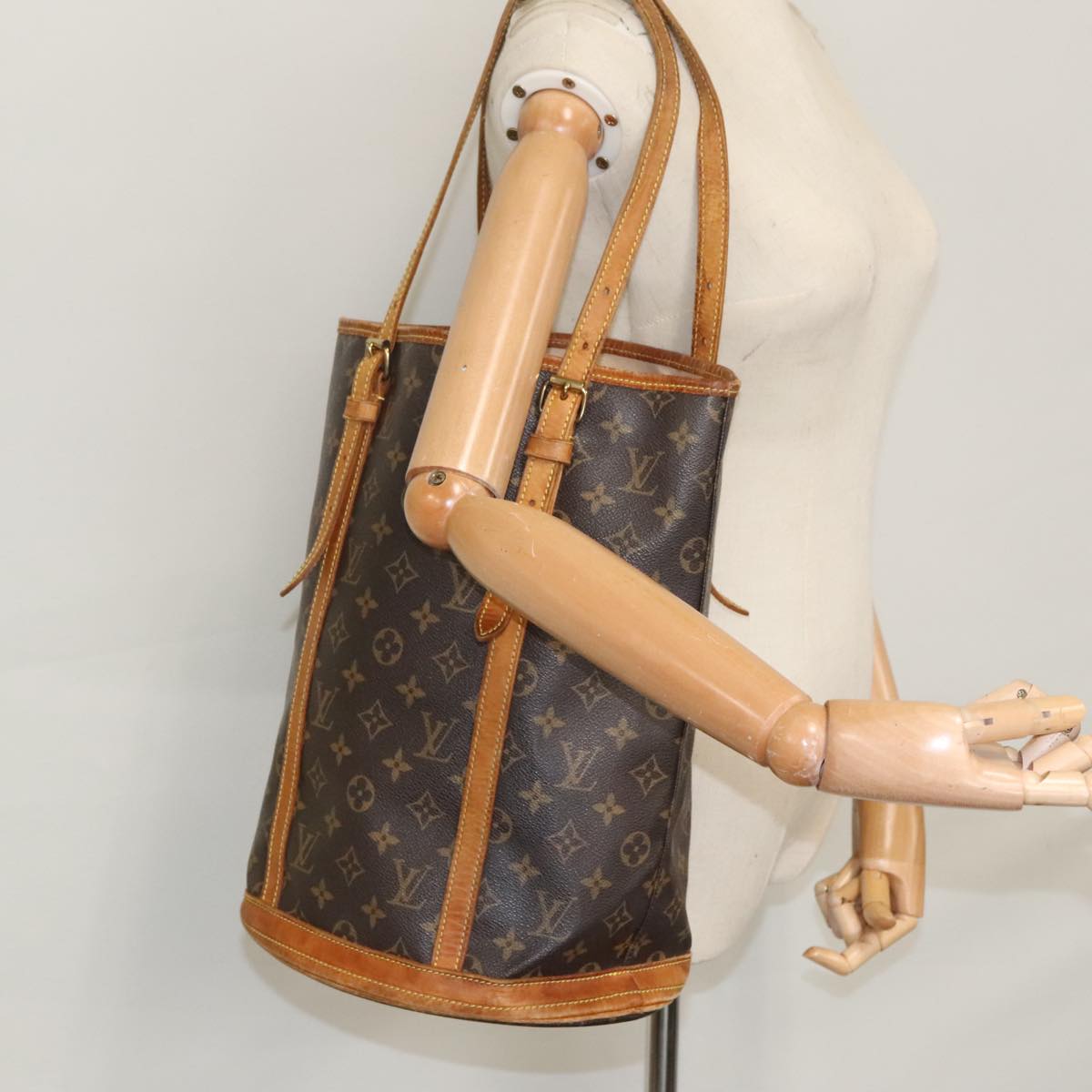 LOUIS VUITTON Monogram Bucket GM Shoulder Bag M42236 LV 96848