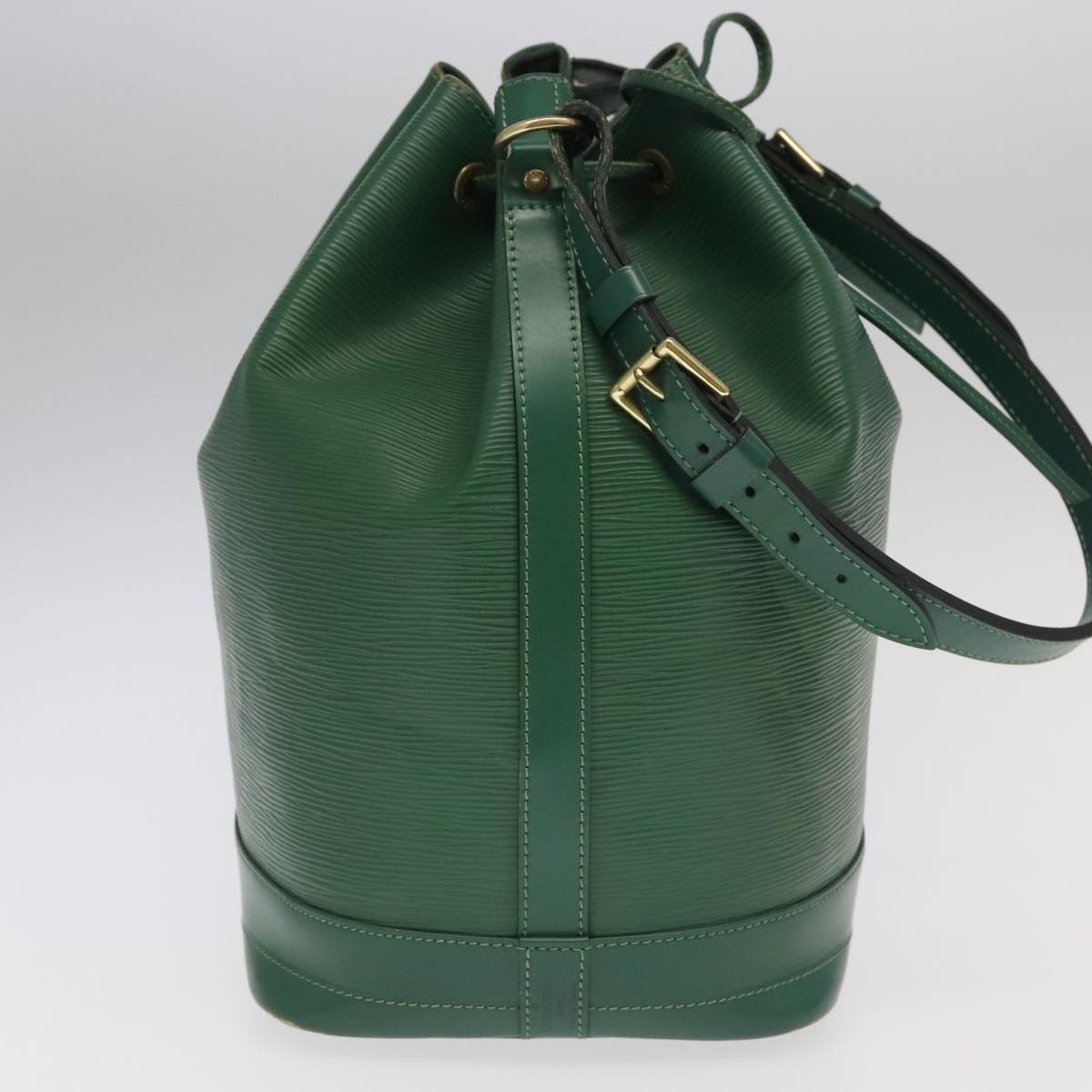 LOUIS VUITTON Epi Noe Shoulder Bag Green M44004 LV 96871