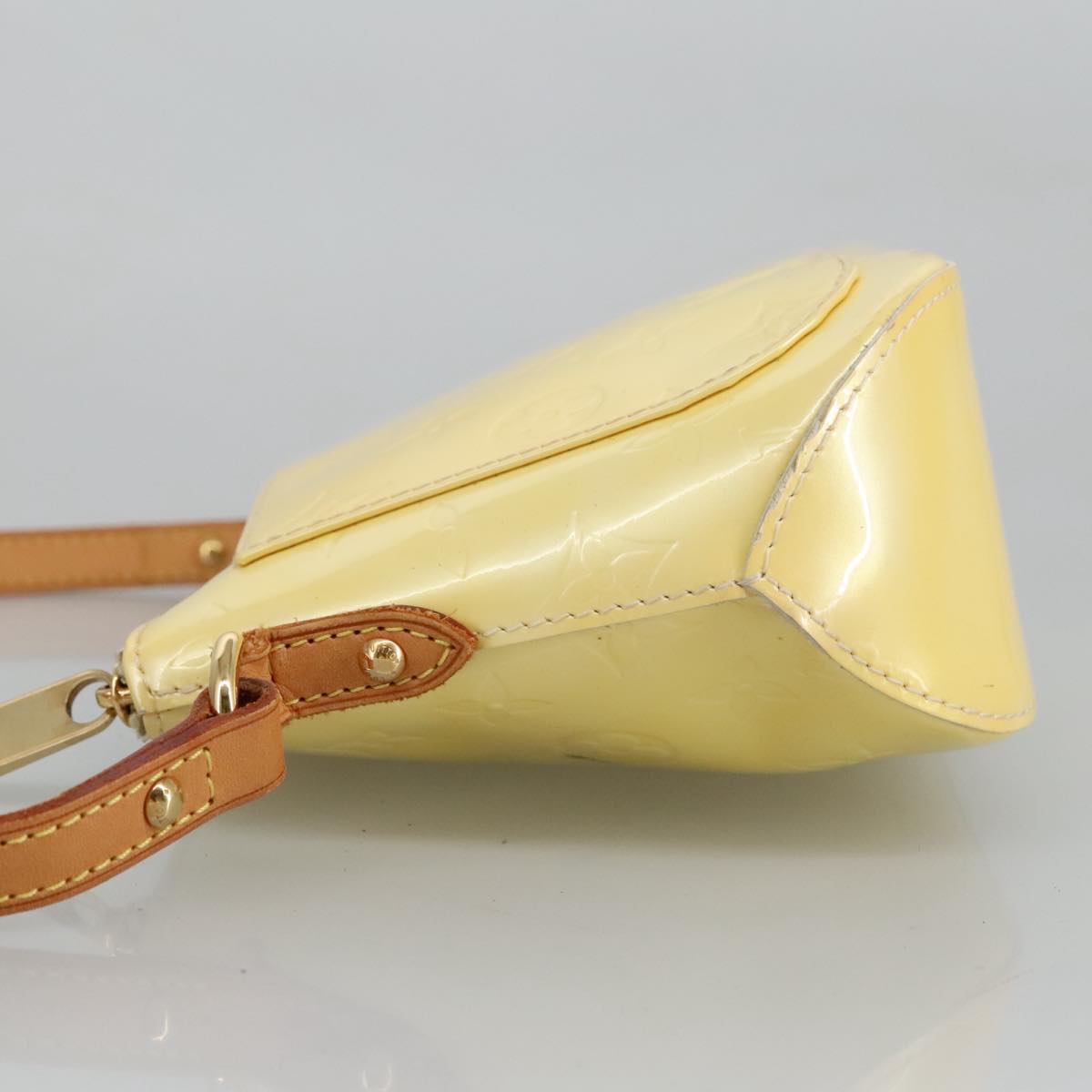 LOUIS VUITTON Monogram Vernis Minna Street Shoulder Bag Perle M91509 96897