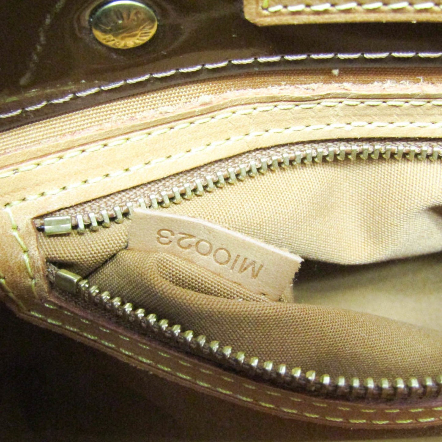 Louis Vuitton Reade Canvas Handbag ()