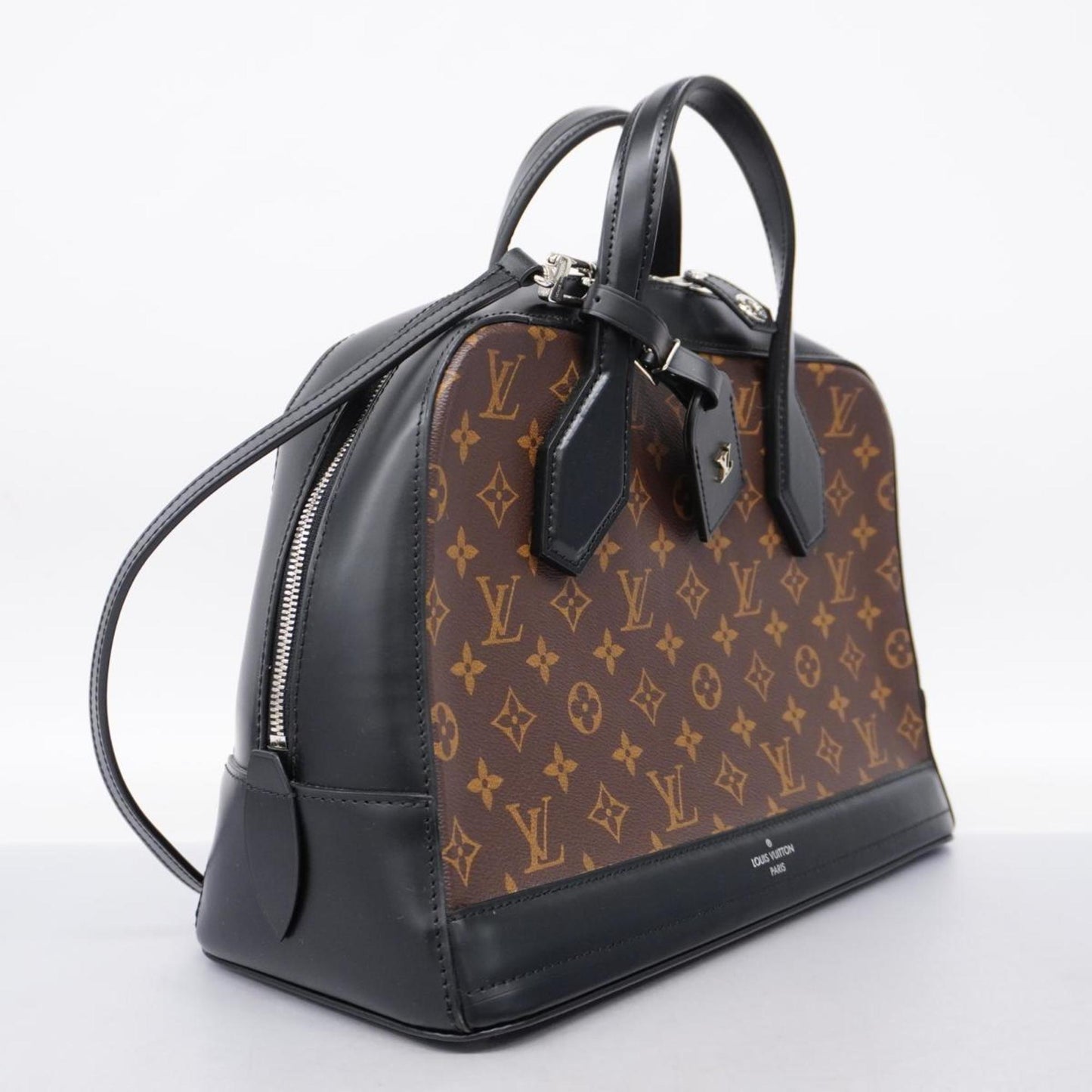Louis Vuitton Dora Leather Handbag ()
