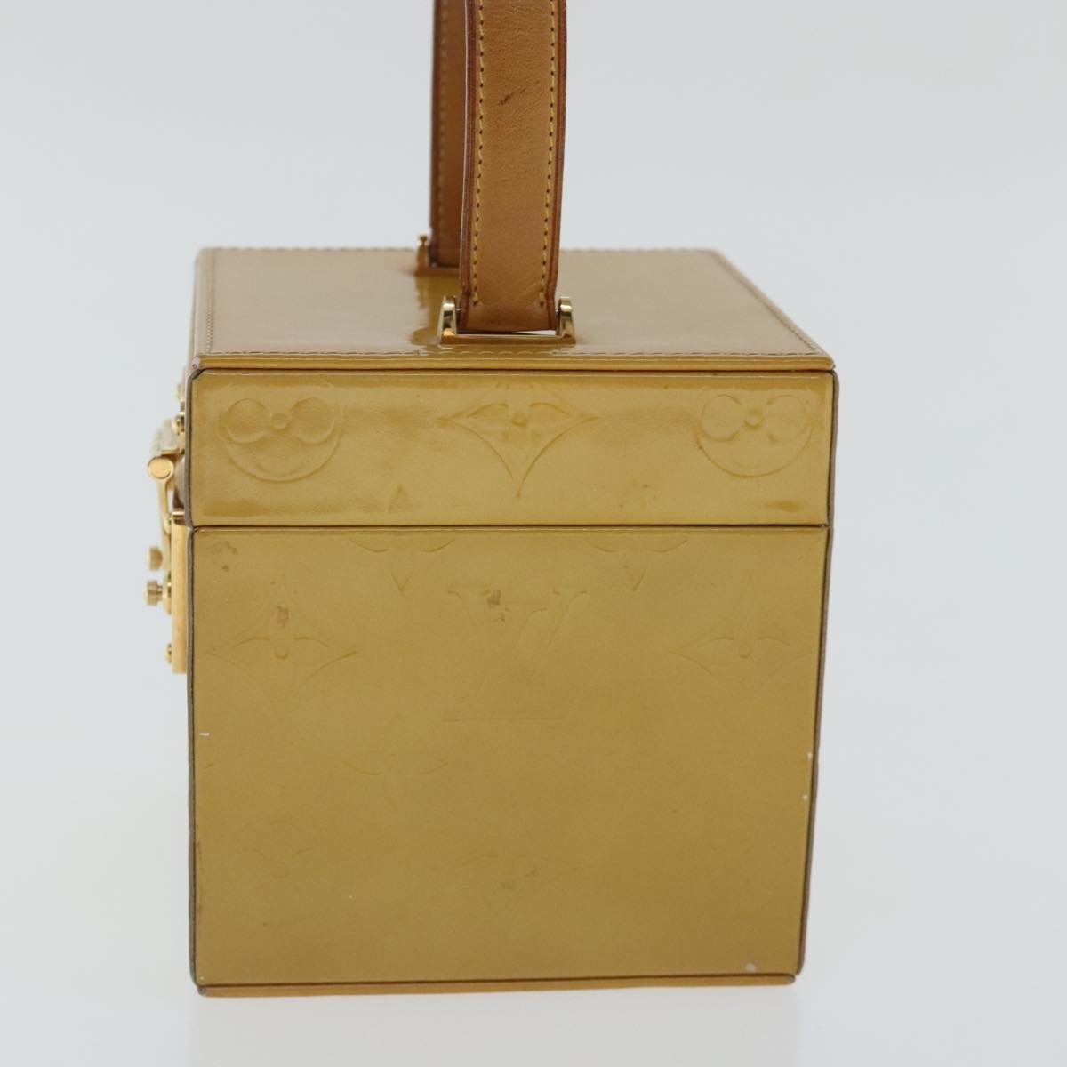 LOUIS VUITTON Monogram Vernis Bleecker Cosmetic Pouch Beige M91002 LV 97098