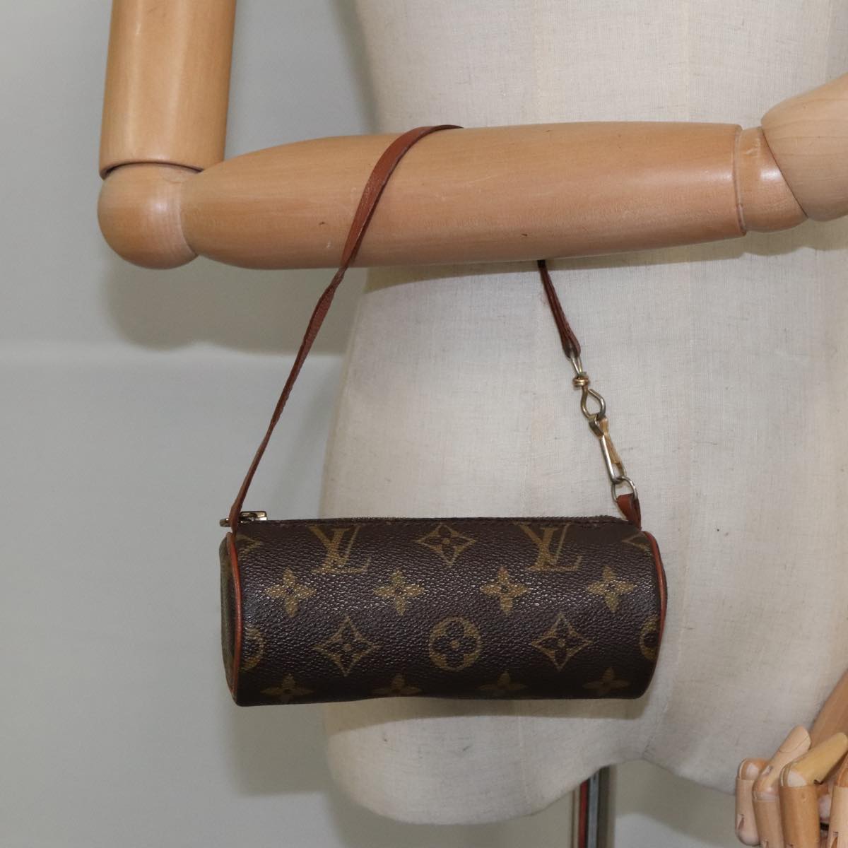 LOUIS VUITTON Monogram Papillon Pouch LV 98730