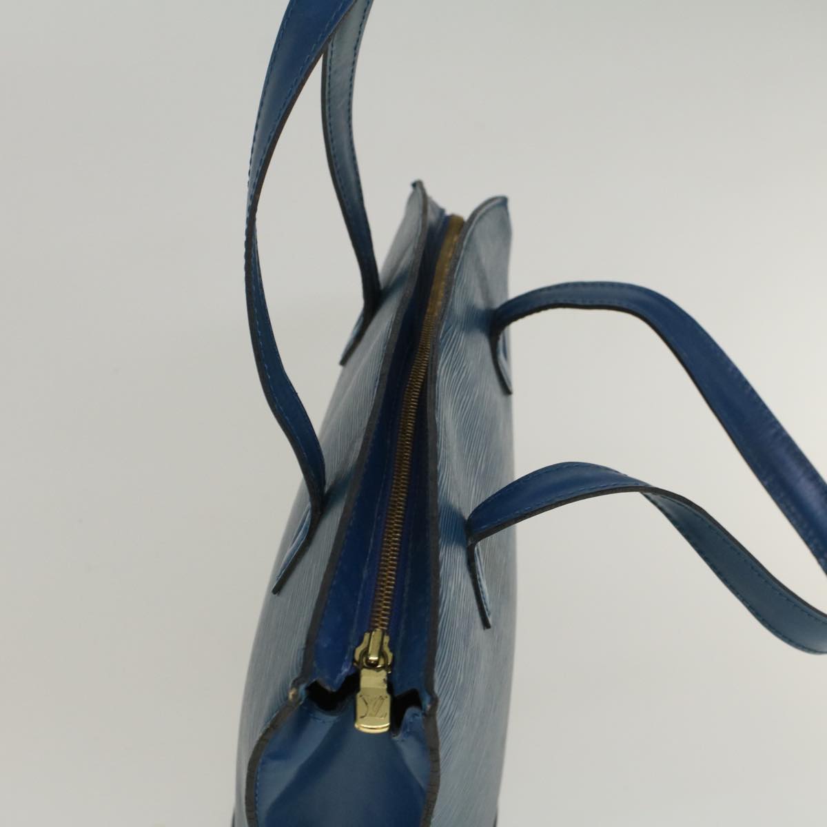 Louis Vuitton Saint Jacques Leather Handbag ()
