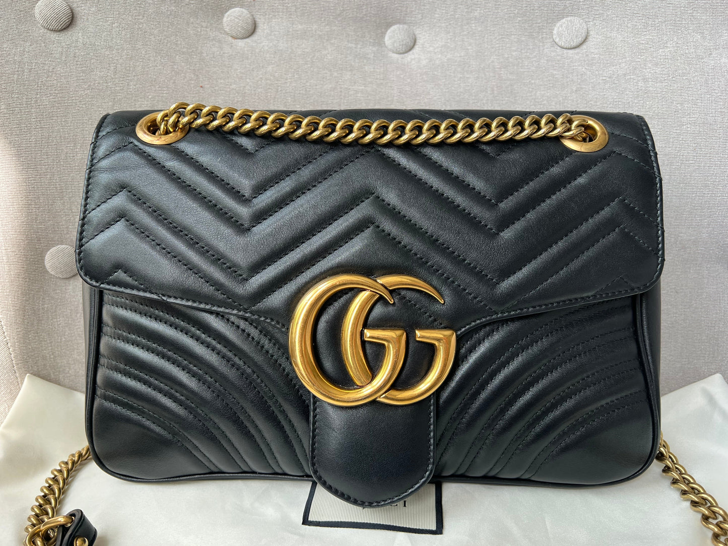 Luxury Gucci GG Black Marmont Medium Shoulder Bag