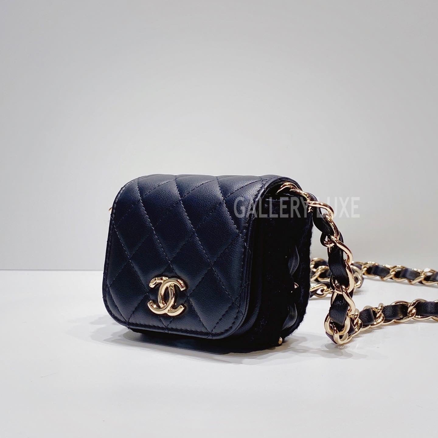 No.3386-Chanel All About Crochet Vanity With Chain