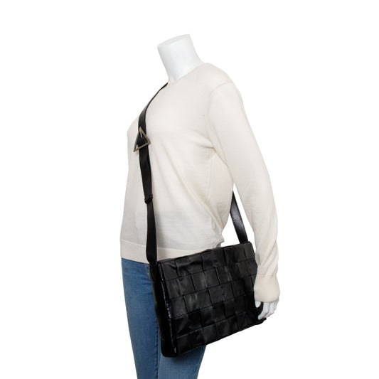 Bottega Venetaen Black Intrecciato Leather Maxi Cassette Flap Messenger Bag