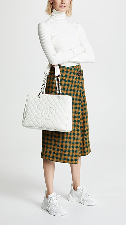 Luxury Chanel CAVIAR QUILTED LAMBSKIN SHOPPER TOTE BAG