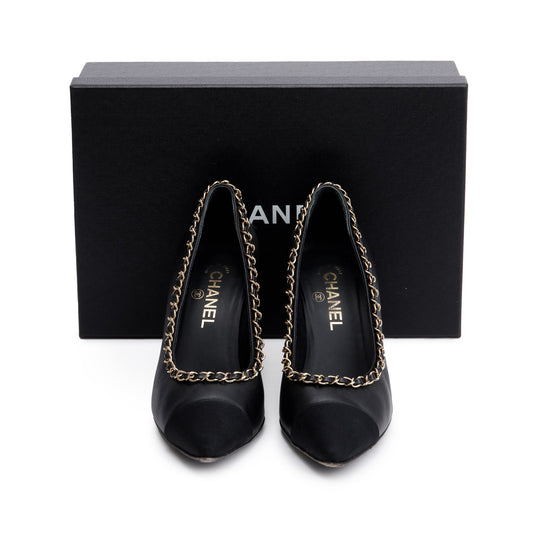 Chanel Black Leather Interlocking CC Logo Chain Around Pumps, Size 38.5