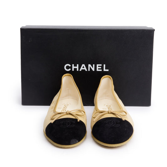 Chanel Black/Yellow Suede Kidskin Interlocking CC Logo Bow Flats, Size 40
