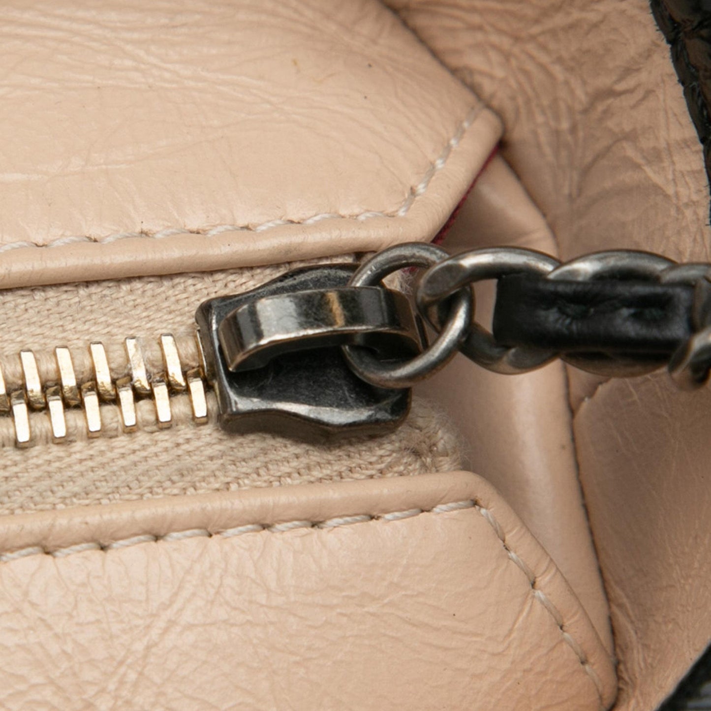 Chanel Medium Bicolor Lambskin Gabrielle Crossbody (SHG-cytUgB)