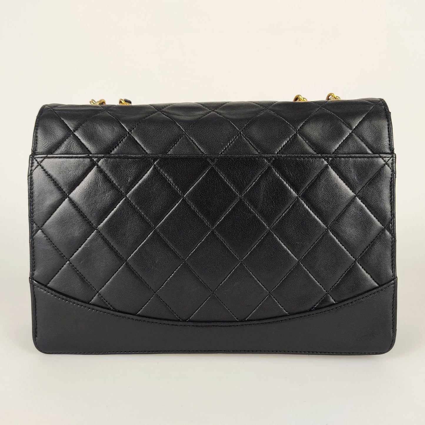 Luxury Chanel shoulder bag Timeless Classica 2.55 matelasse in black leather