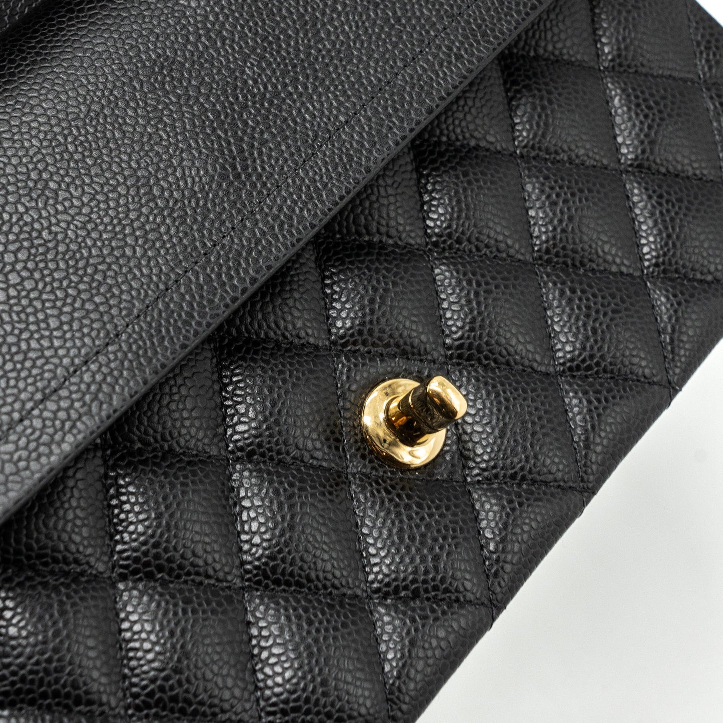 Chanel medium Classic Double Flap Bag Caviar Black GHW