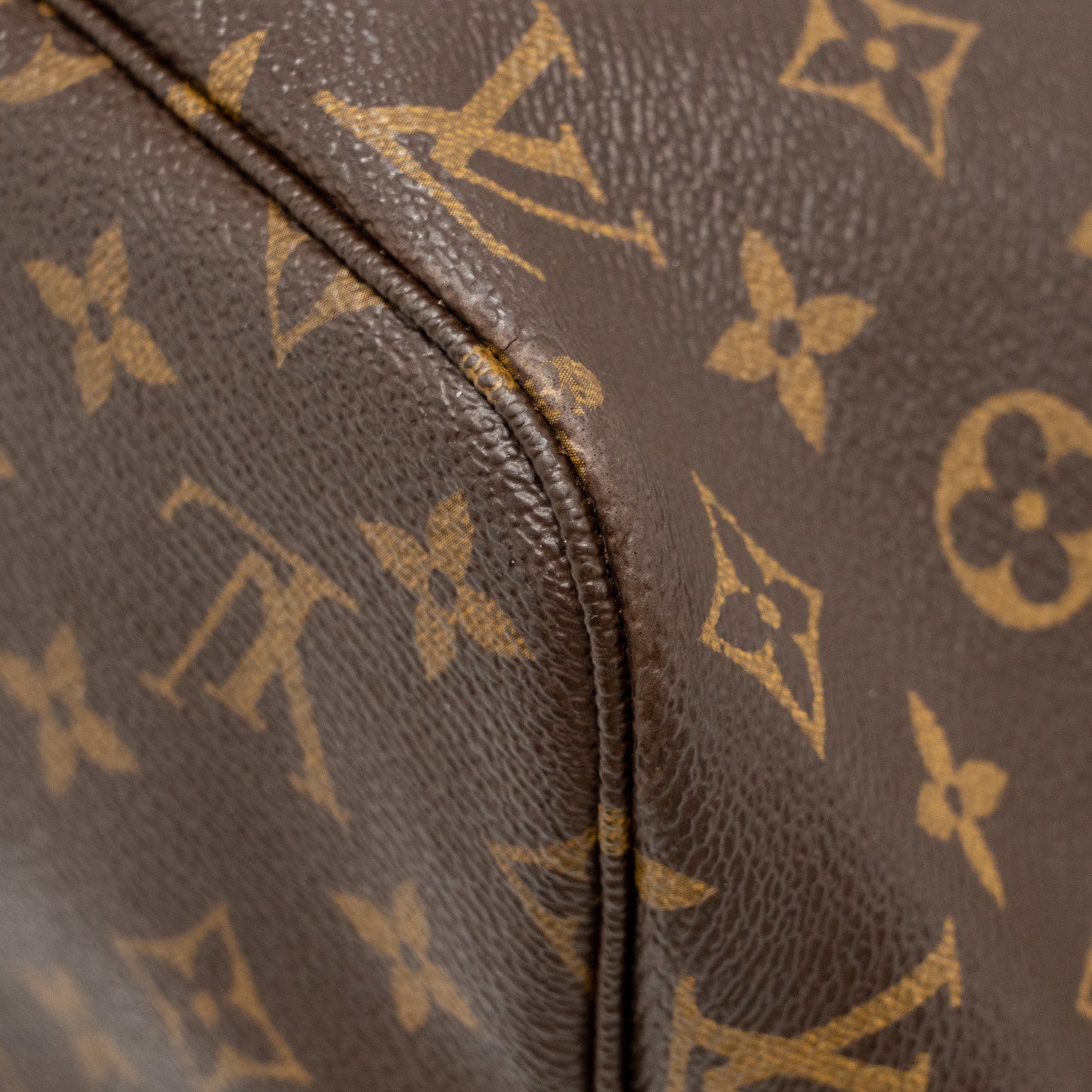 Louis Vuitton Neverfull MM Monogram Canvas GHW