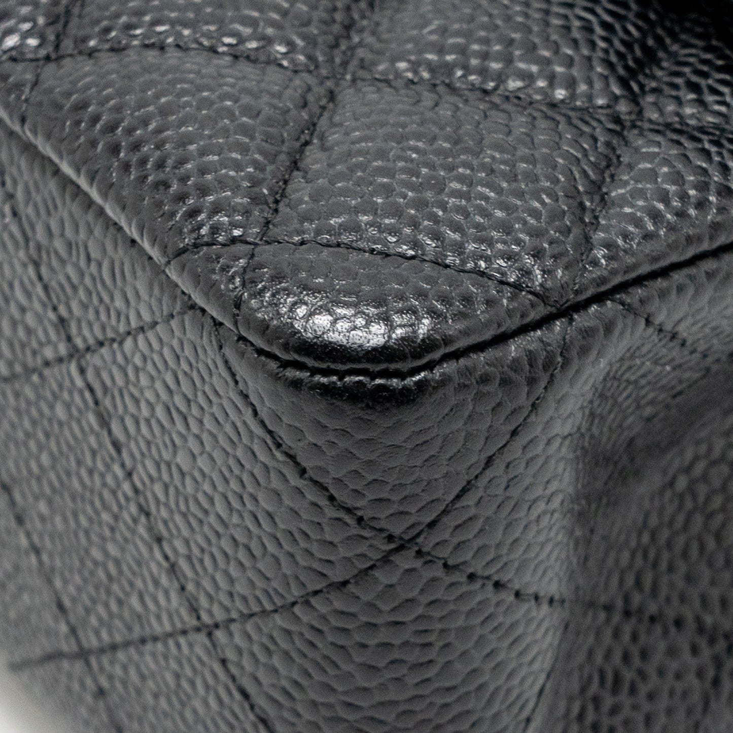 Chanel Medium Classic Double flap Bag Caviar black GHW