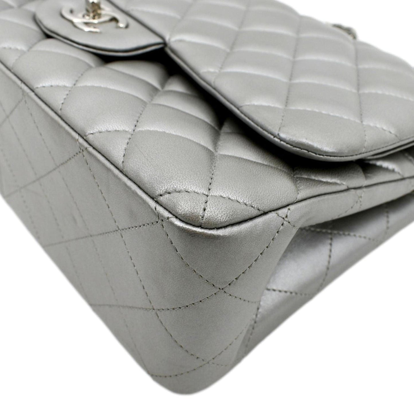 Luxury Chanel Jumbo Flap Quilted Leather Shoulder Bag Metallic Silver